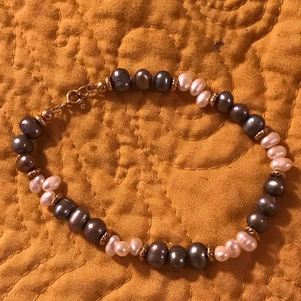 Freshwater pearl bracelet